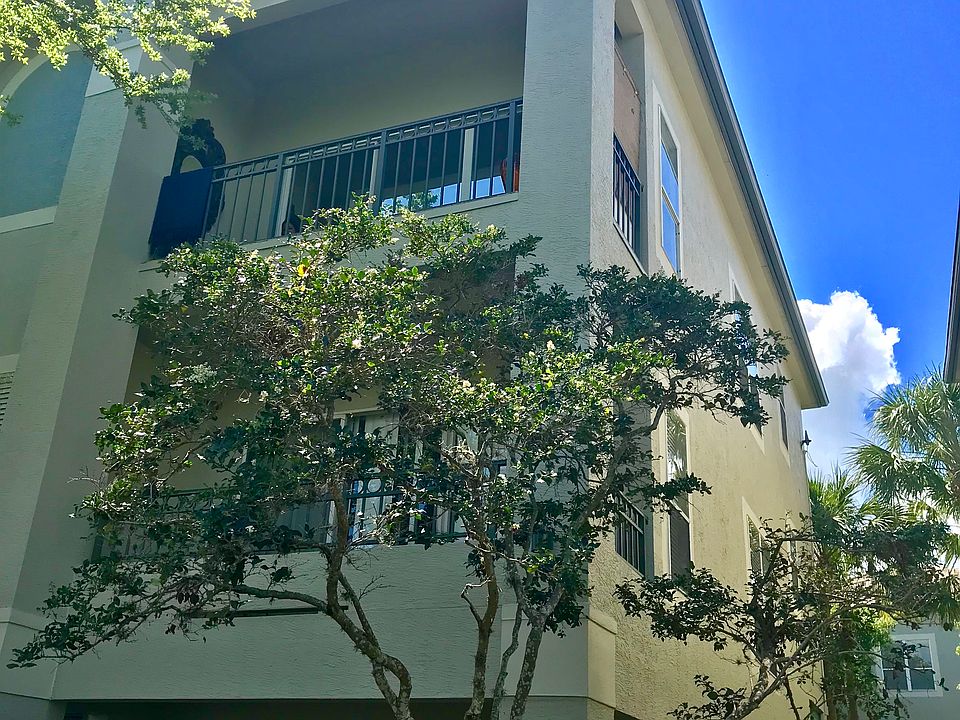 1st image of 734 Coral Reef Dr