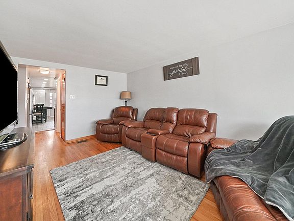 5th image of 7803 Neenah Ave