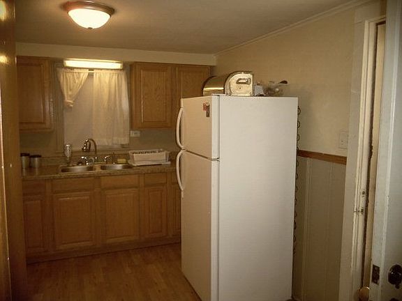 5th image of 414 Peach St