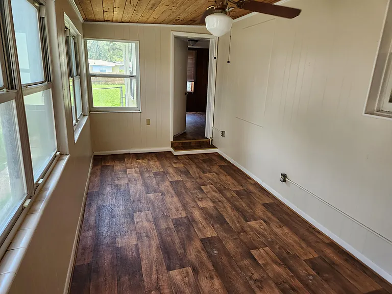 2924 Hampton St — Photo 4