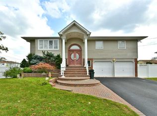 2982 Bayside Ct, Wantagh, NY 11793