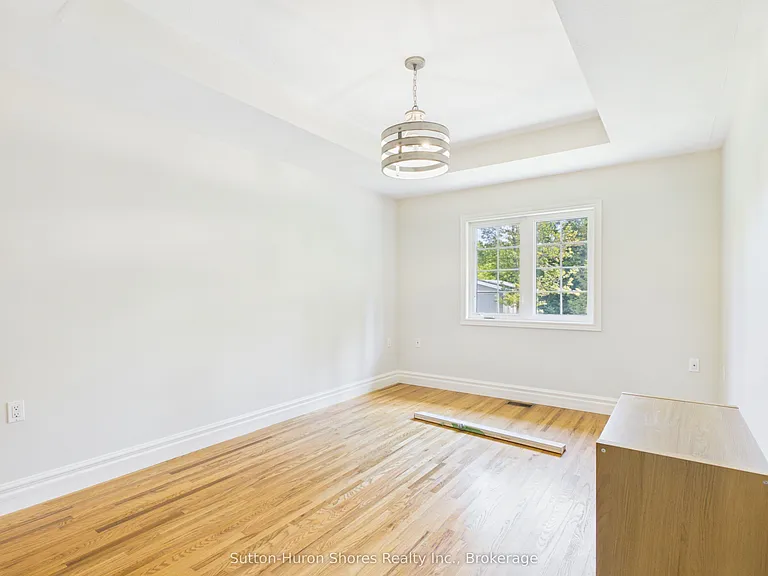 14 Eastgate Dr — Photo 12