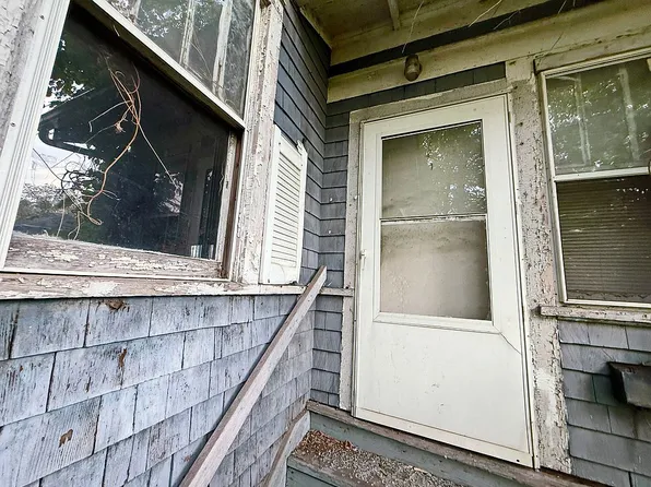 709 Vermont St, Gary, IN 46402