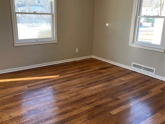 5th image of 45 Walnut Rd