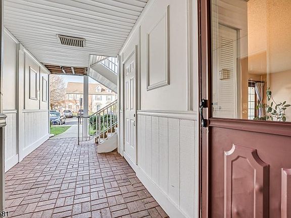 4th image of 25 Lindsey Ct #25