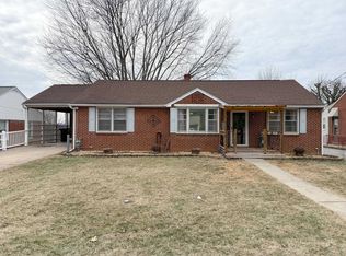 25 N Lynnhaven Dr, Staunton, VA 24401