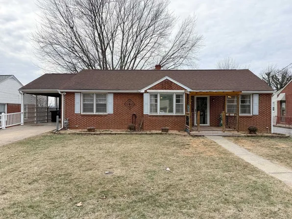25 N Lynnhaven Dr, Staunton, VA 24401