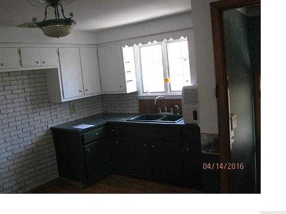 5th image of 47 S Pontiac St