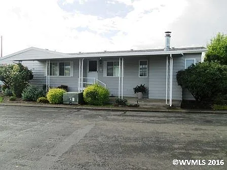 4355 Larch Lo NE photo 1