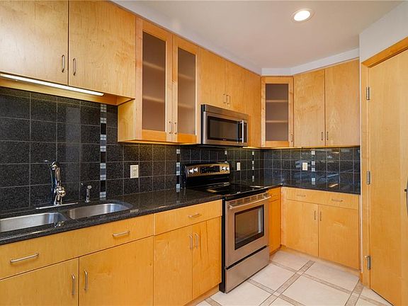 5th image of 3201 S Market St APT 206