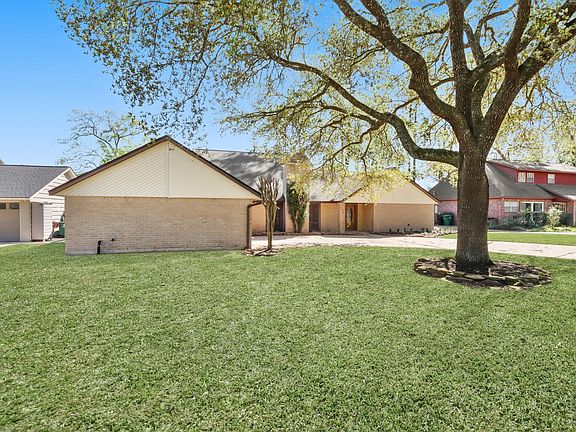 3rd image of 1134 Chestnut Ridge Rd