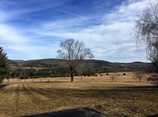 121 Golden Hl, Lee, MA 01238