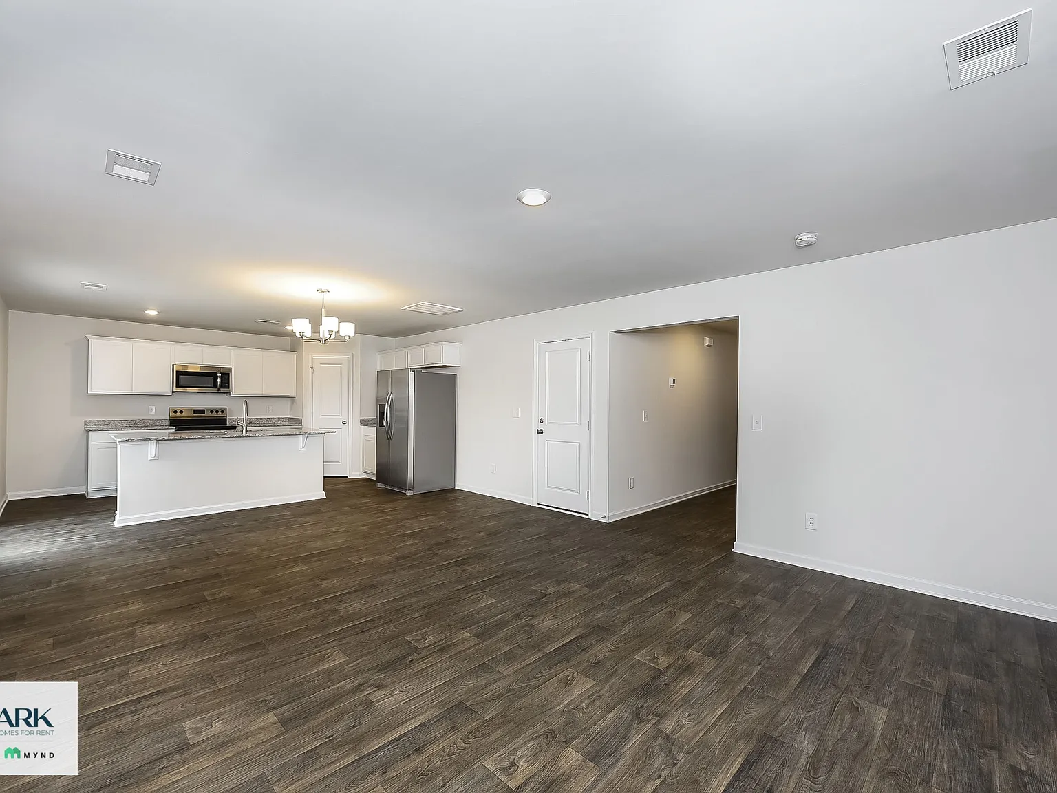 4 bed, 2.5 bath, 1775 sqft, $1,935 — Photo 4