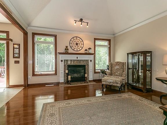 5th image of 7516 Nancy Ann Dr