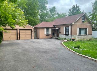 603 Greenwood Rd, Glenview, IL 60025