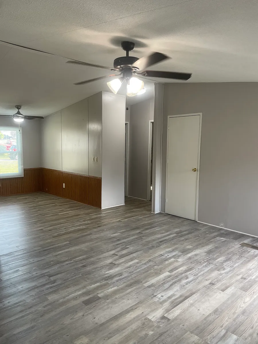 Building Photo - 519 Birchwood Cir