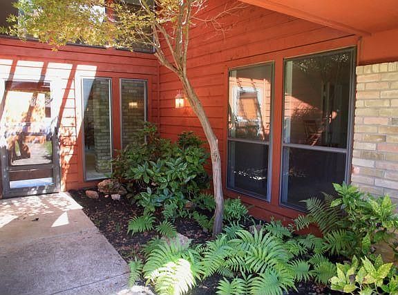 2nd image of 10123 Bettywood Ln