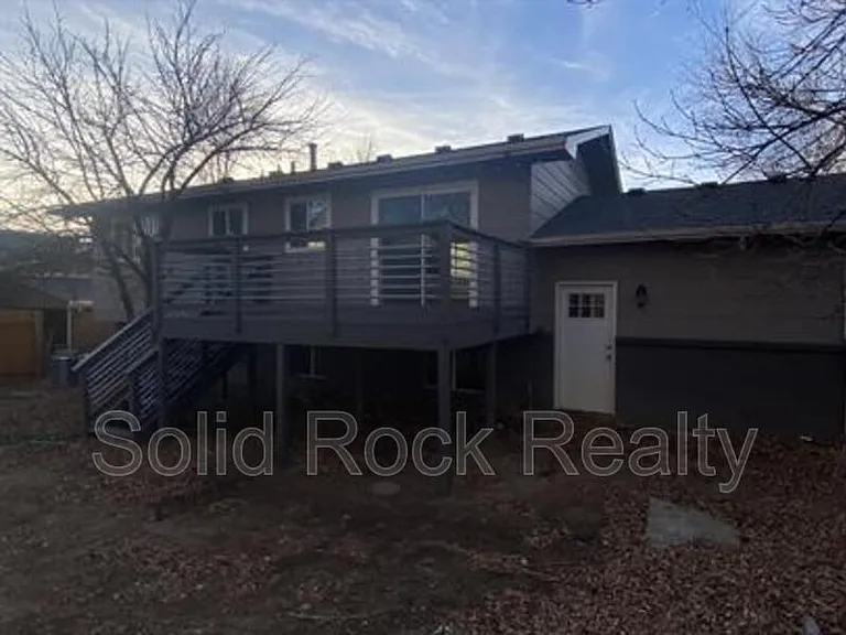 736 Squire St — Photo 13