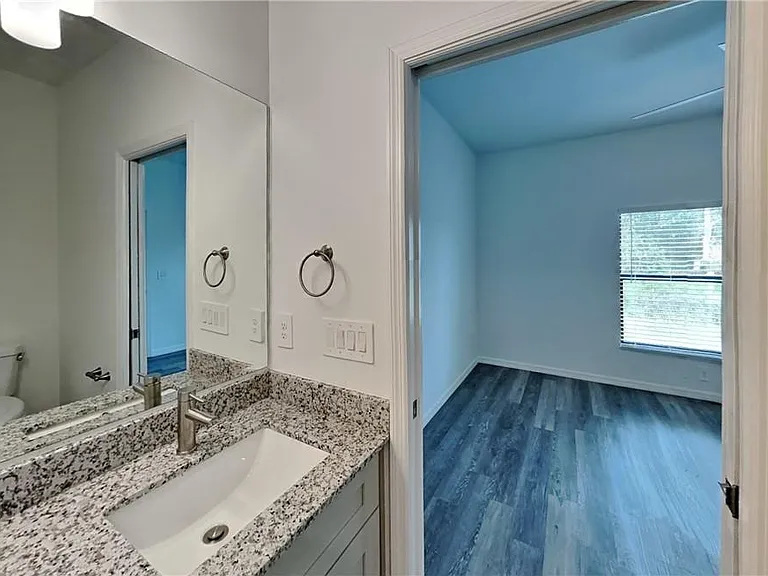 1108 Gilbert Ave S #1108 — Photo 8