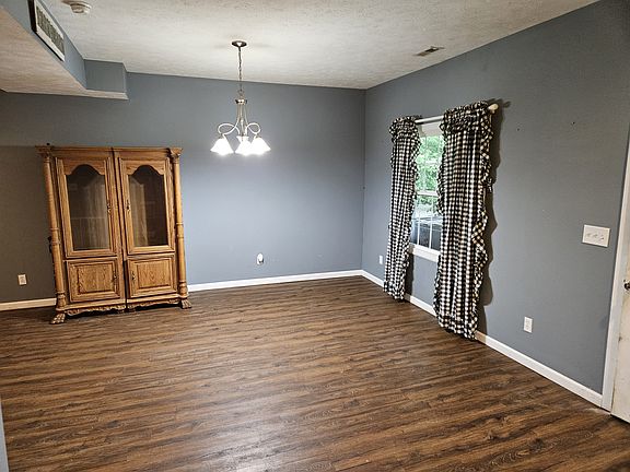 5th image of 107 Bevard St