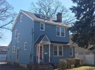 69 Parsons Dr, Hempstead, NY 11550