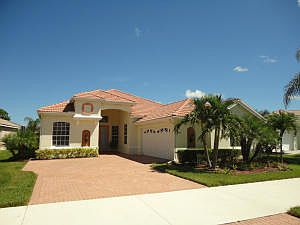5th image of 700 SW Lake Charles Cir