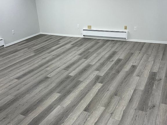 3rd image of 425 Madison Ave