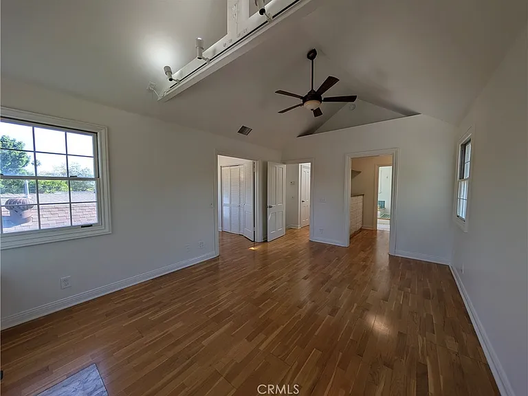 582 N Sunnyslope Ave — Photo 45