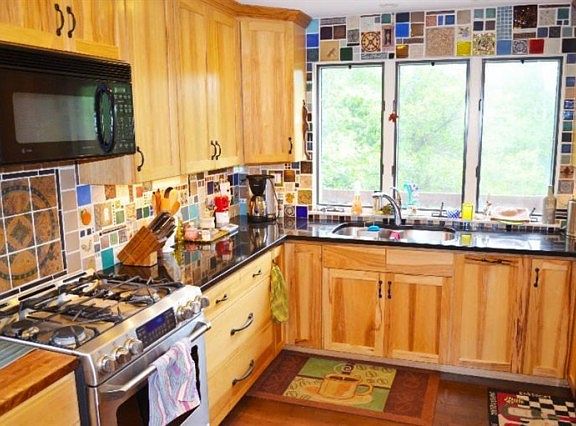 2nd image of 498 Wellesley Ave