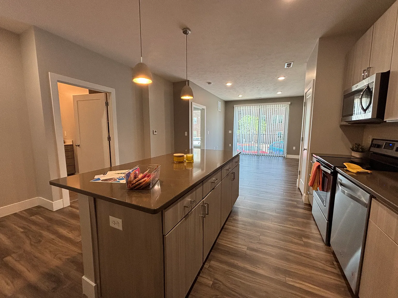 2 bed, 1175 sqft, $1,700 — Photo 1
