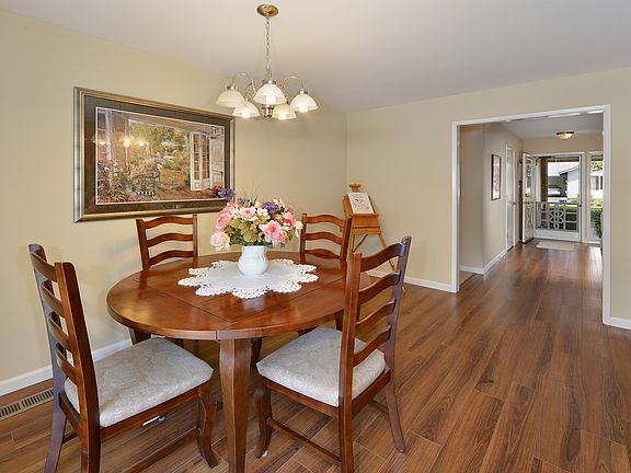 4th image of 302 Orangewood Dr