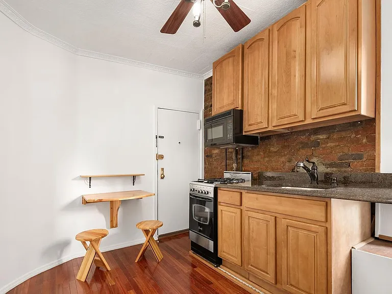 177 Thompson St #22 — Photo 5