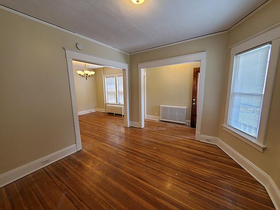 5th image of 10 Glenwood St #1
