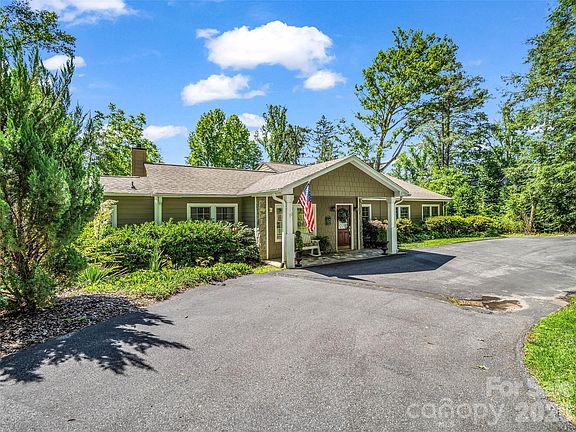 3rd image of 52 Forest Rd