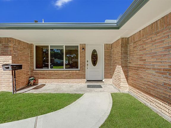 3rd image of 5202 De Lange Ln