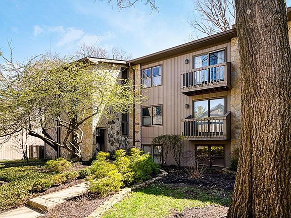 2nd image of 3135 Griggsview Ct