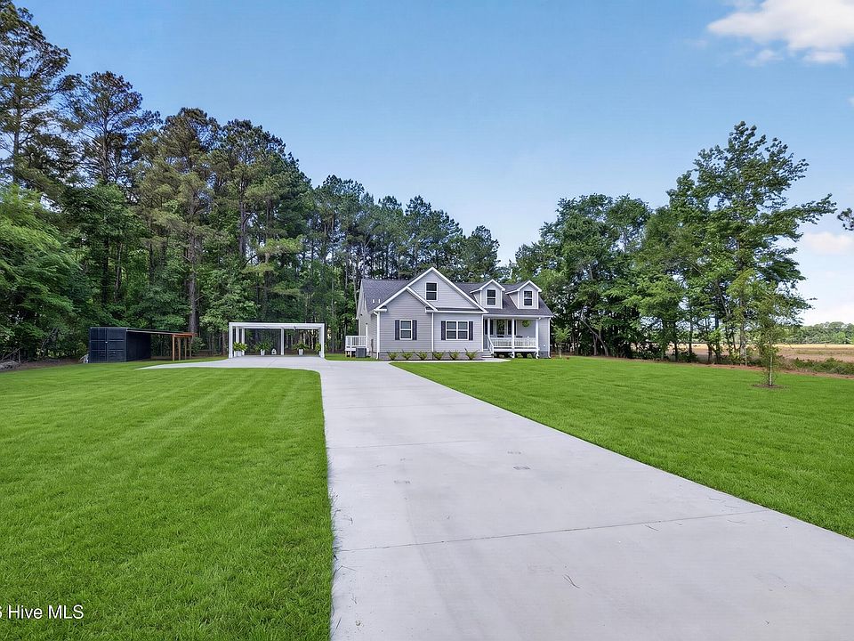 1st image of 451 Governors Road SE