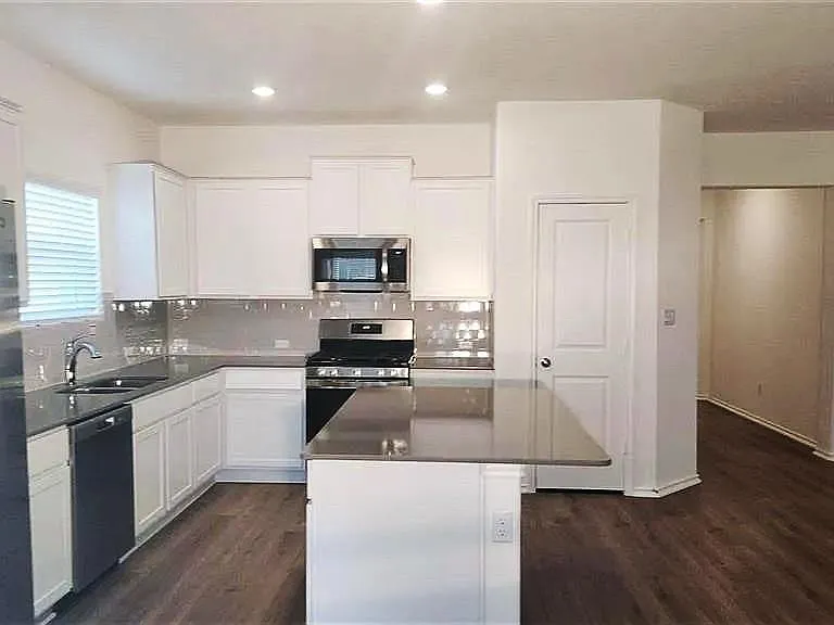 1205 Mallow Rd — Photo 4