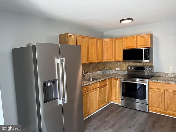 3rd image of 5922 Bustleton Ave