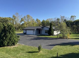 N34W23403 Capitol Dr, Pewaukee, WI 53072