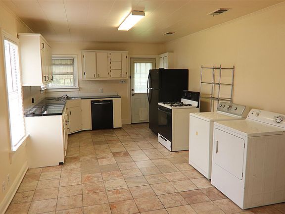 3rd image of 1716 Fairbanks St
