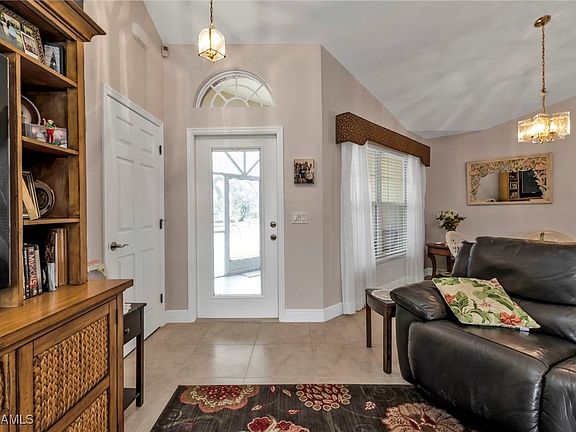 3rd image of 100 Big Pine Ln