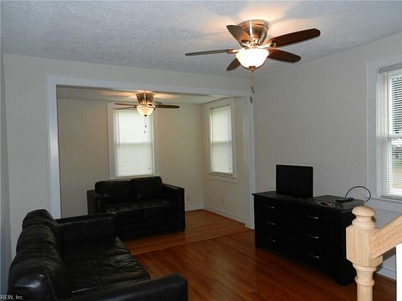 4th image of 205 Franklin Ave