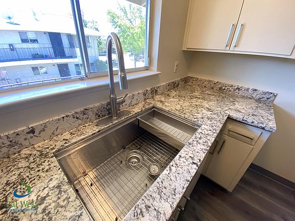 4th image of 5634 Hoffman Ct #3