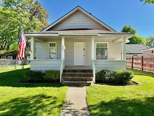806 E Boyd Ave Photo 1