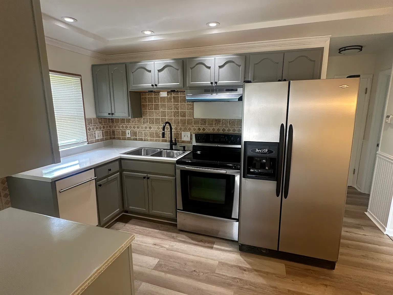3 bed, 1.5 bath, 1592 sqft, $1,500 — Photo 1