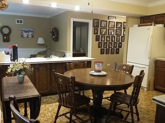 eat in kitchen
