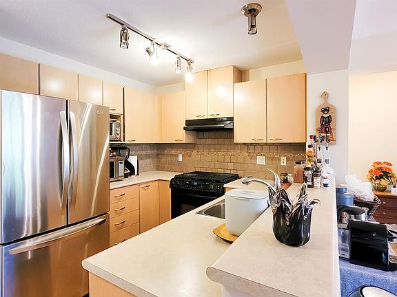 4th image of 2958 Silver Springs Blvd #211