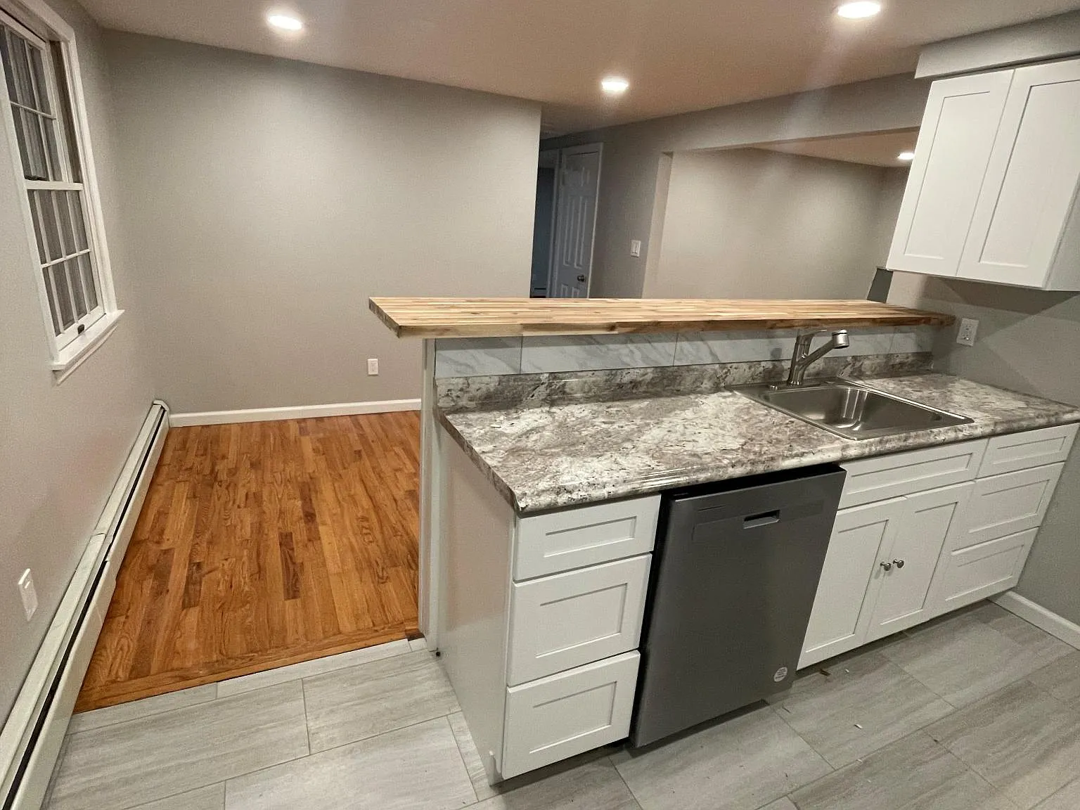 2 bed, 950 sqft, $1,700 — Photo 2