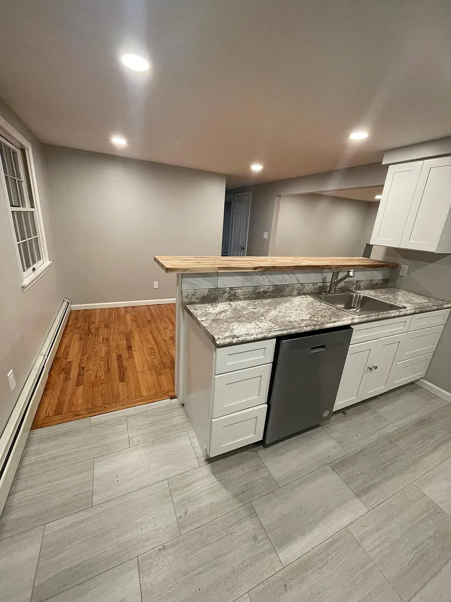 Building Photo - 369 Partridge St #B